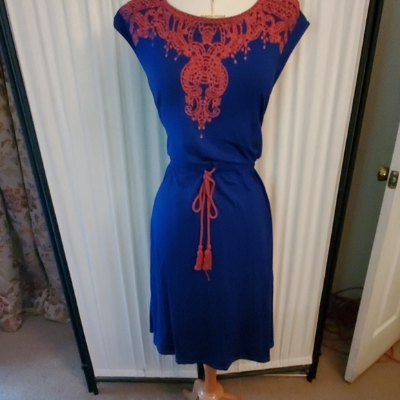 Dress - Picture 1 of 4